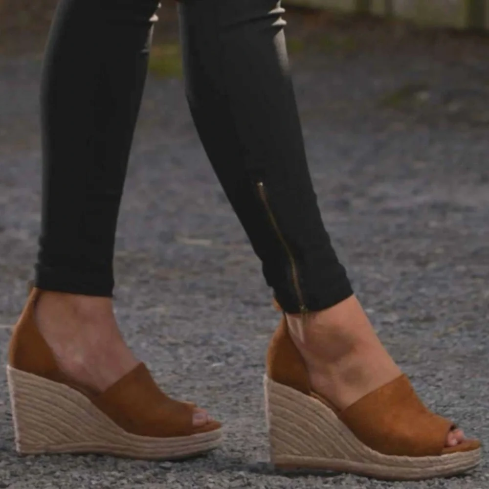 Vince Sonora Cashew Brown Espadrilles Wedges, Size 7 - Picture 2 of 11